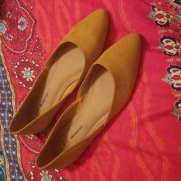 Time&Tru Chartreuse Flats Sz7-NEW! NEVER WORN! -Mustard color - Picture 2 of 2